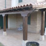 Porche de madera acabado envejecido en Alesanco La Rioja