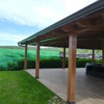Porche de madera anexo a casa perimetral acabado línea plus en Lardero La rioja